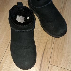 free uggs my sister is being mean